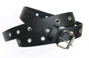Nieten-gürtel-scharz-loch-leder